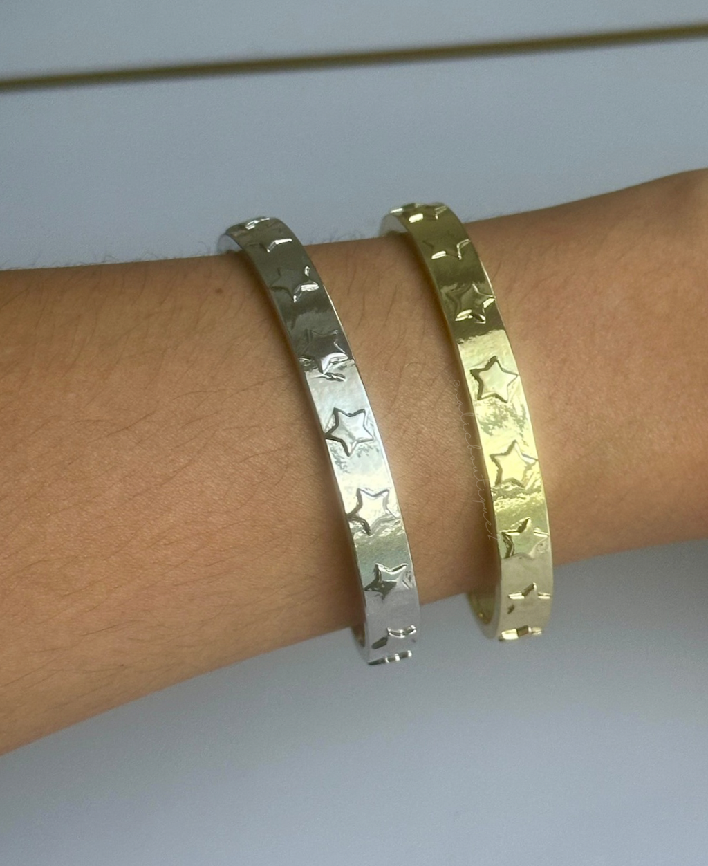 Bangle de estrellas oro o plata - 1 pieza