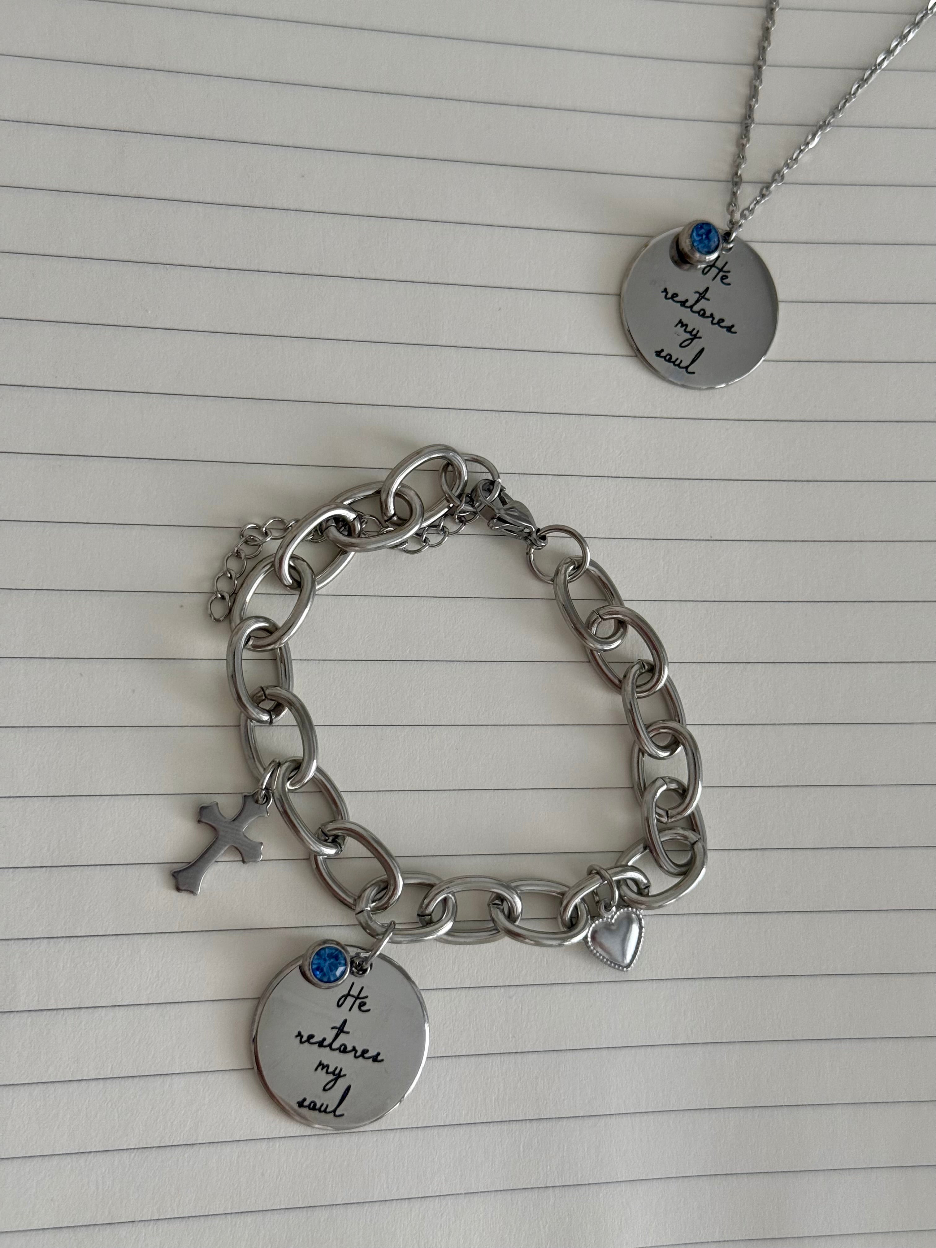 Pulsera plata Él RESTAURÓ MI ALMA