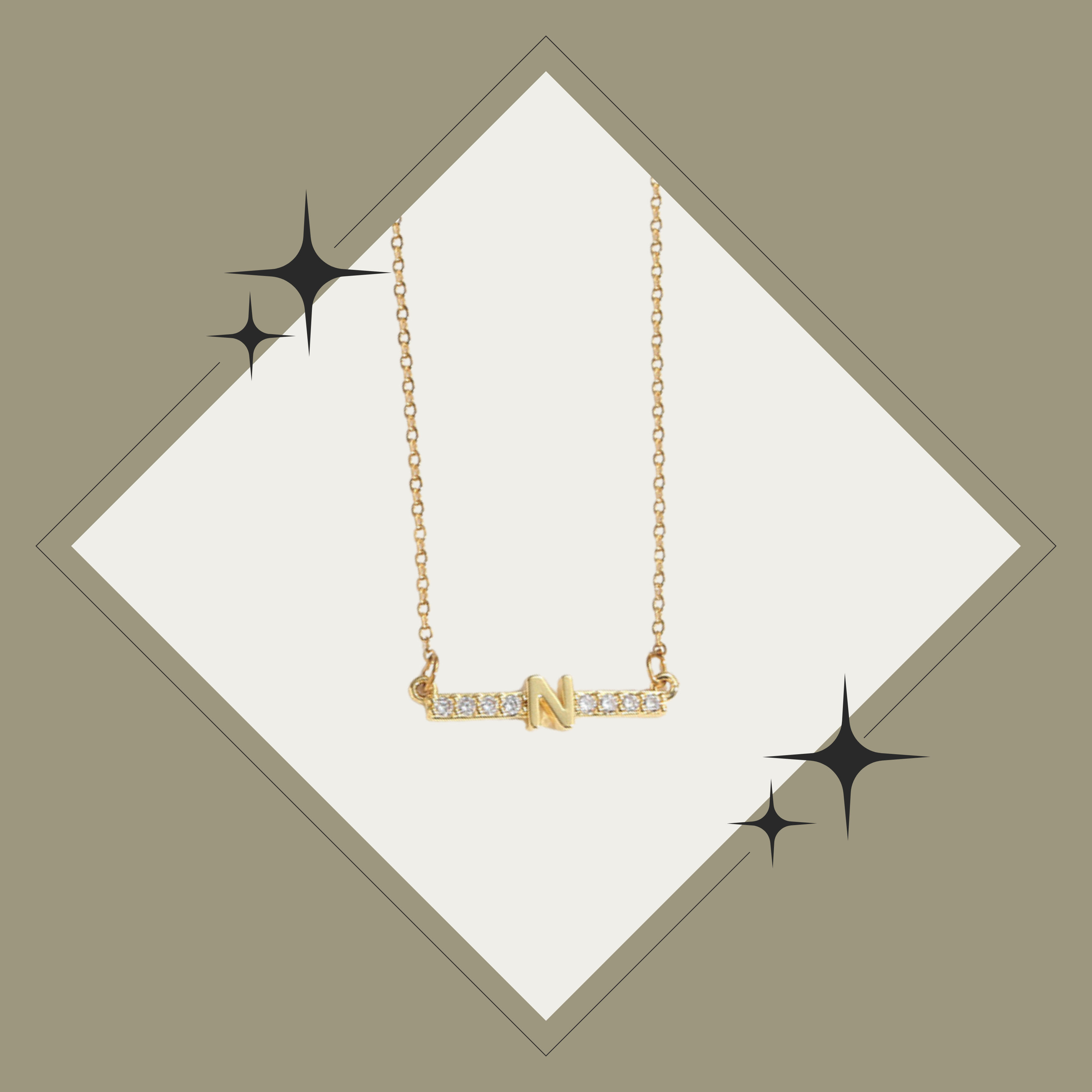 Collar inicial con diamantes