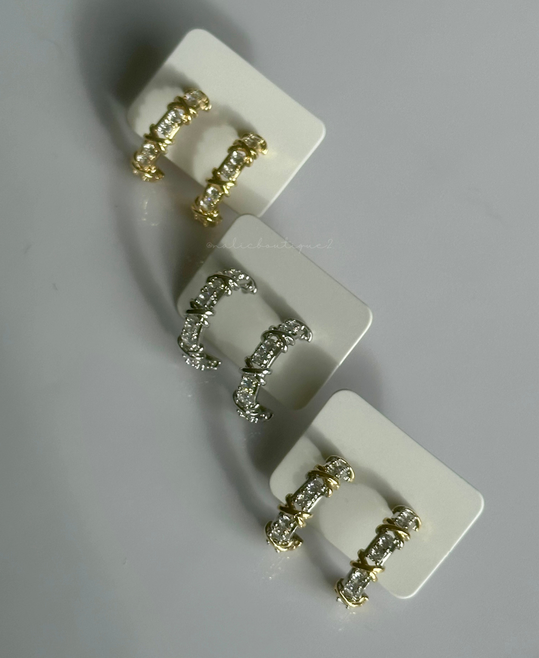 Pantallas curveadas con zirconia en oro o plata